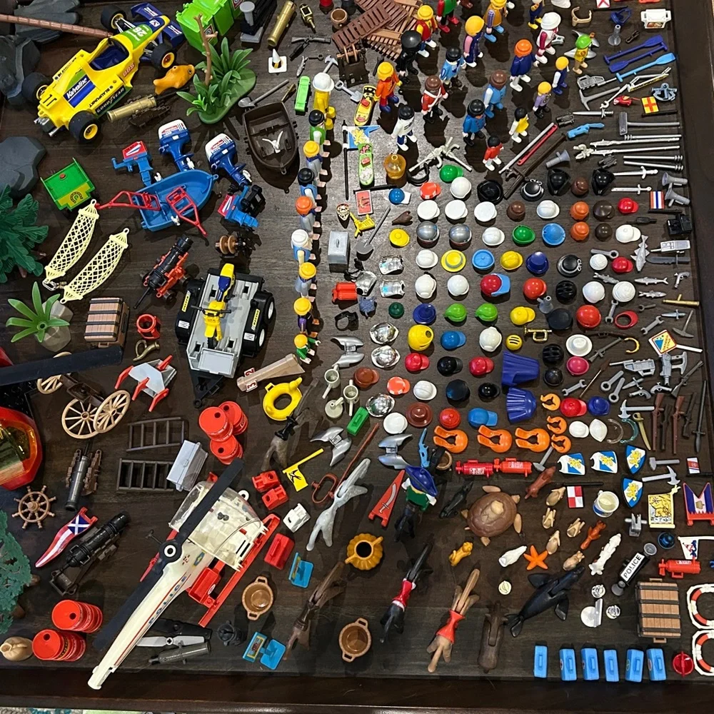 Vintage Playmobil 70’s, 80’s , 90’s and up Tons of Pieces!!!! Fantastic deal - Picture 8 of 16
